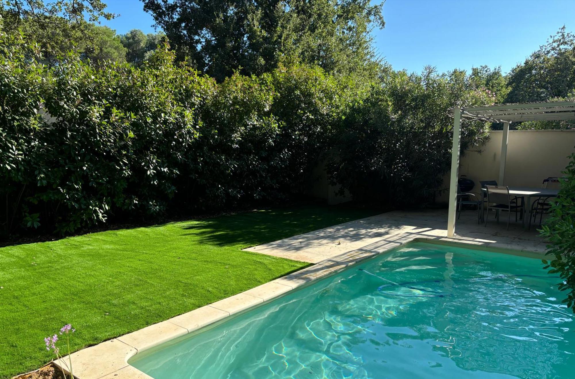 Les Jardins Du Castelas - Piscines, Jardins Et Spas Privatifs Uchaux Exterior photo