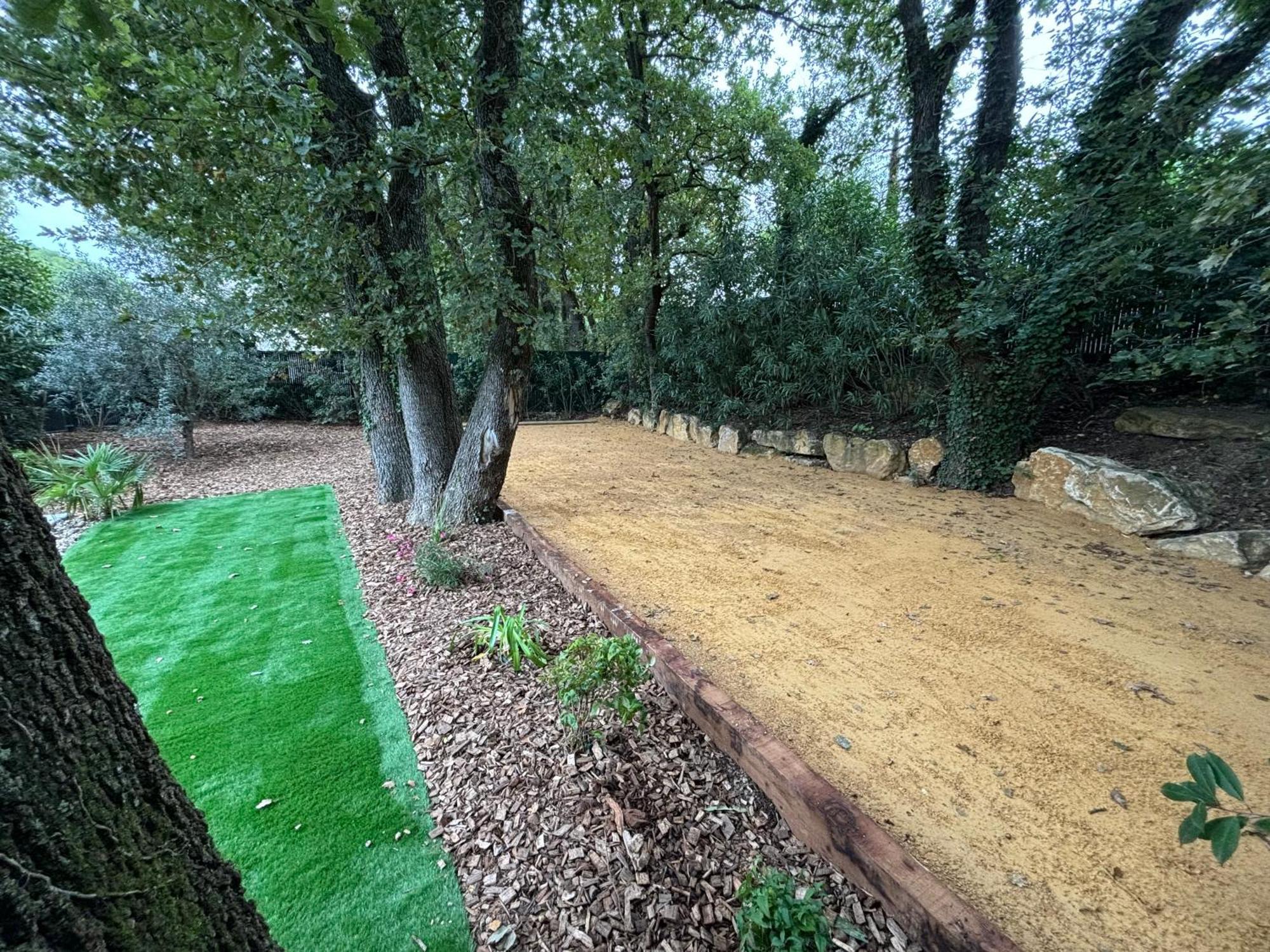 Les Jardins Du Castelas - Piscines, Jardins Et Spas Privatifs Uchaux Exterior photo