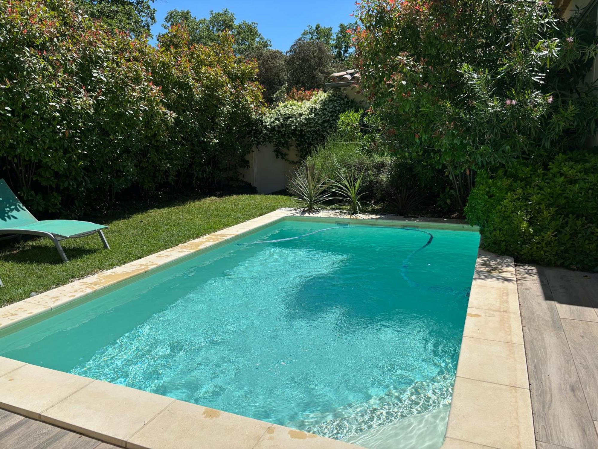 Les Jardins Du Castelas - Piscines, Jardins Et Spas Privatifs Uchaux Exterior photo
