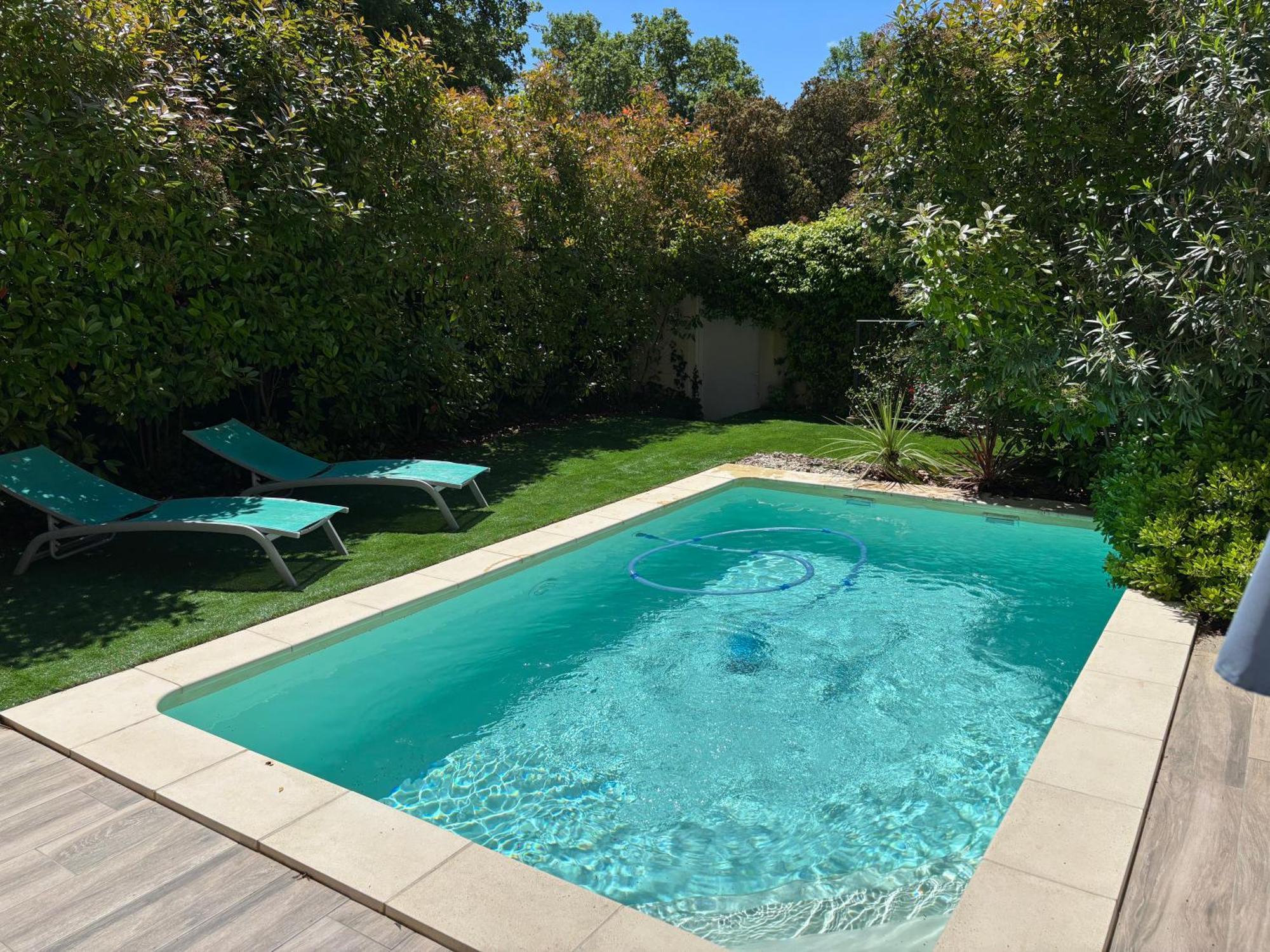 Les Jardins Du Castelas - Piscines, Jardins Et Spas Privatifs Uchaux Exterior photo