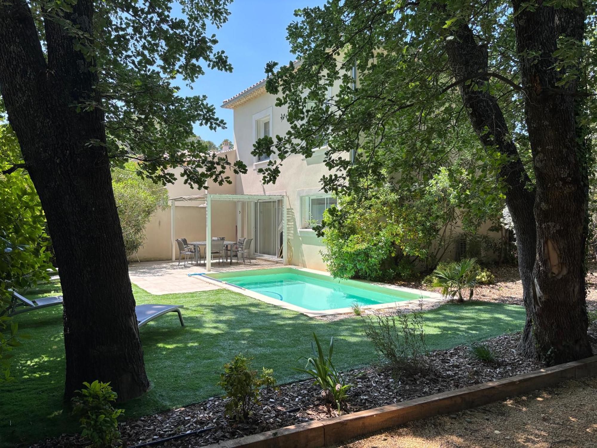 Les Jardins Du Castelas - Piscines, Jardins Et Spas Privatifs Uchaux Exterior photo
