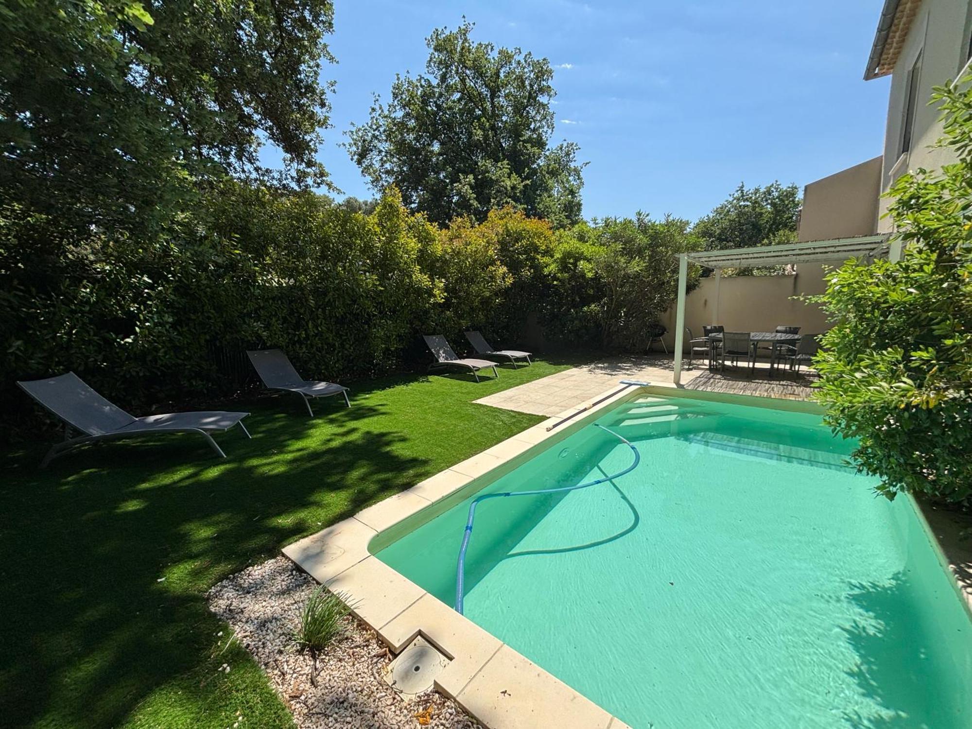 Les Jardins Du Castelas - Piscines, Jardins Et Spas Privatifs Uchaux Exterior photo